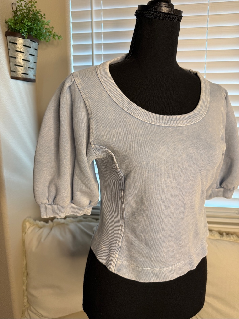 Aerie Seams Right Washed Blue Cropped Puff-Sleeve Sweatshirt Top - Picture 4 of 8